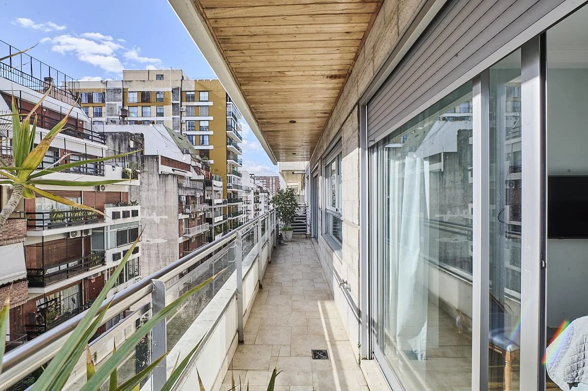 High-Floor Apartment for Sale in Recoleta — Juncal 2800 — authorized listing photo 5