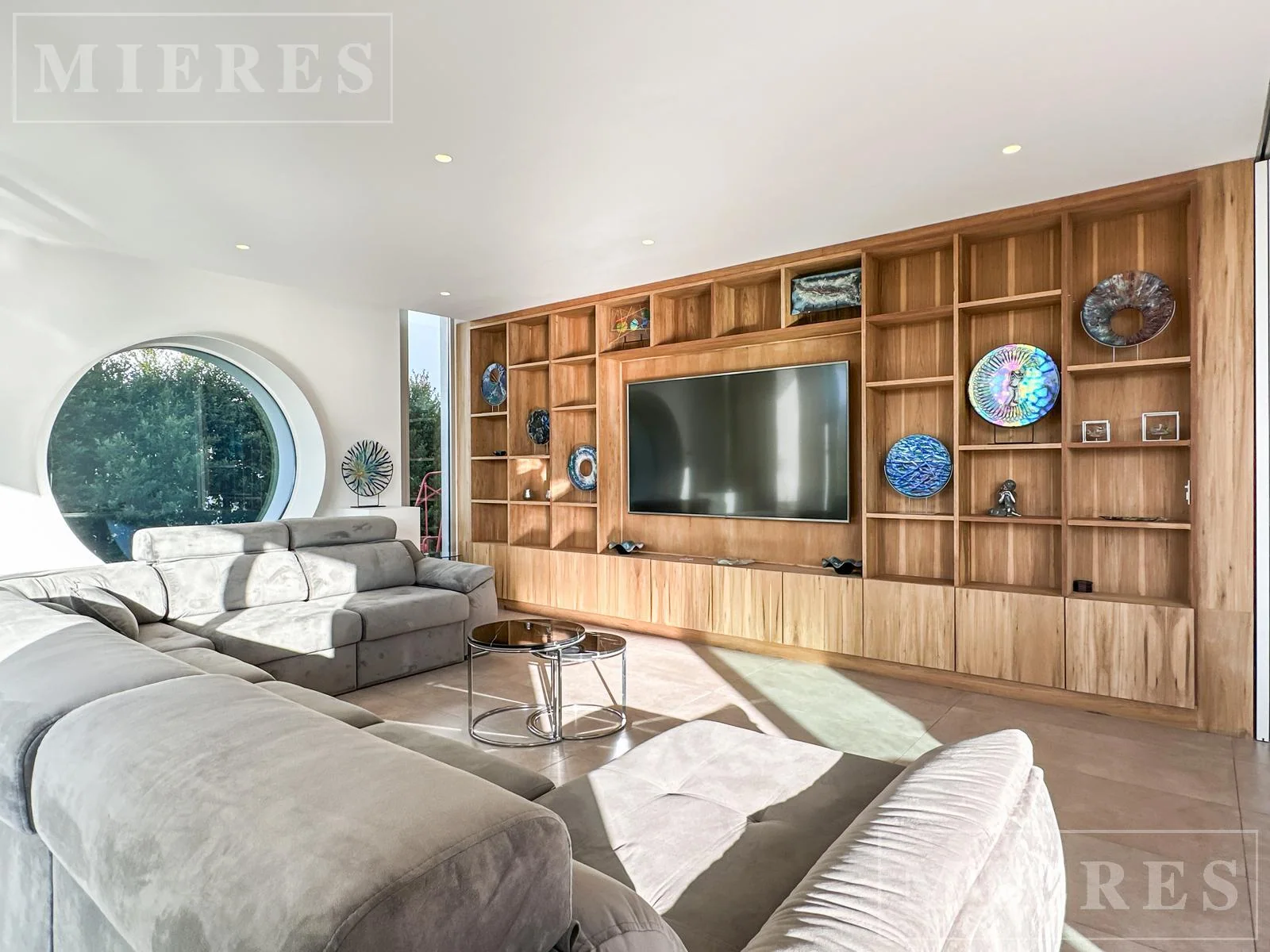Luxury Lakefront House for Sale in El Golf, Nordelta — authorized listing photo 6