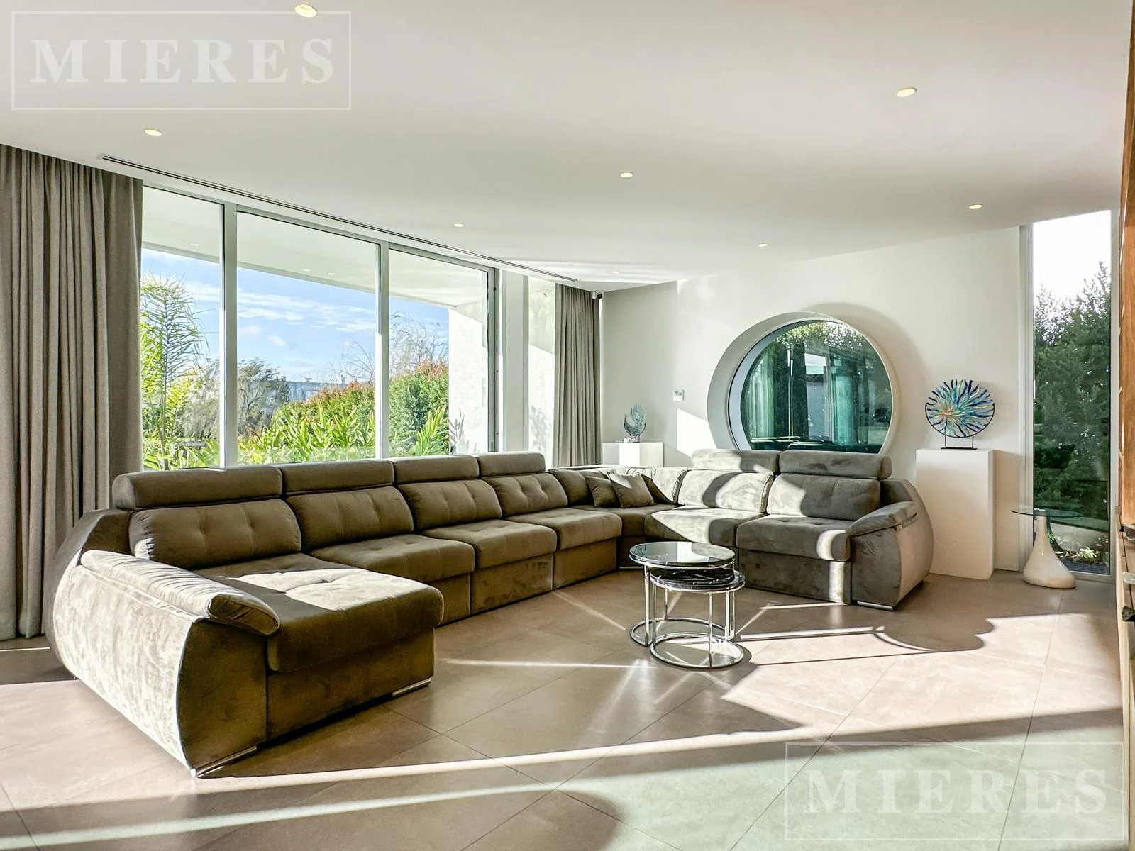 Luxury Lakefront House for Sale in El Golf, Nordelta — authorized listing photo 7