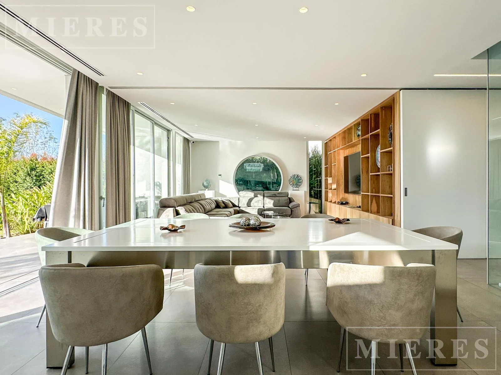 Luxury Lakefront House for Sale in El Golf, Nordelta — authorized listing photo 8