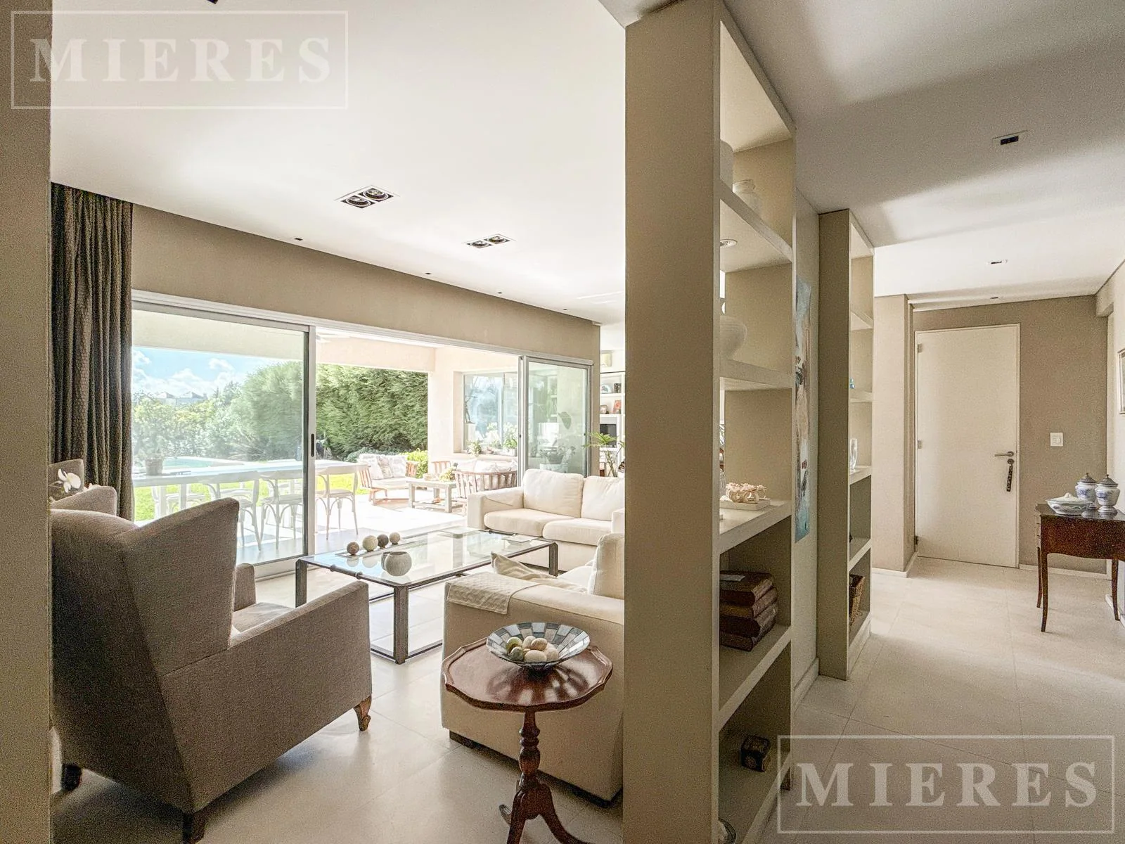 Lakefront House for Sale in Los Alisos, Nordelta — authorized listing photo 7