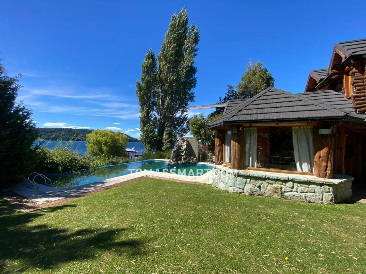 Lakefront House for Sale on Nahuel Huapi — Bariloche Km 12 — authorized listing photo 3