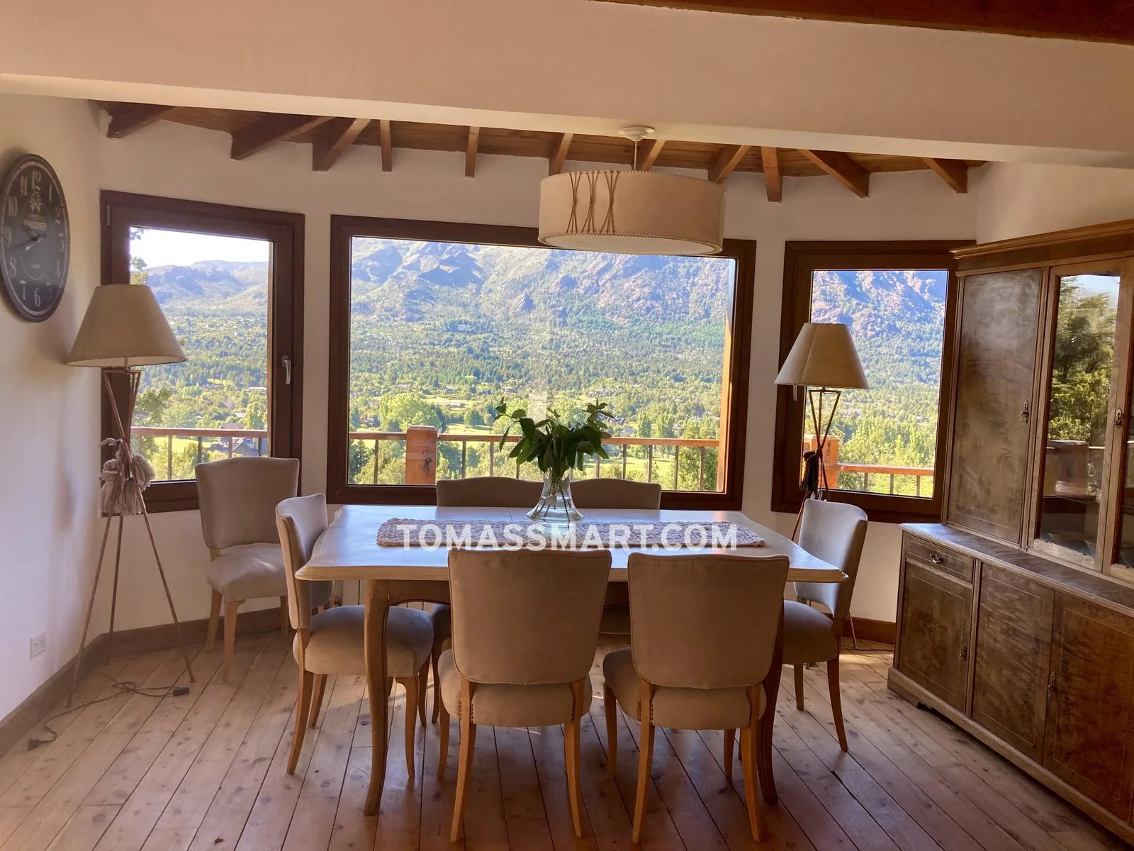 Patagonian House for Sale in Arelauquen — Lake and Mountain Views — authorized listing photo 6