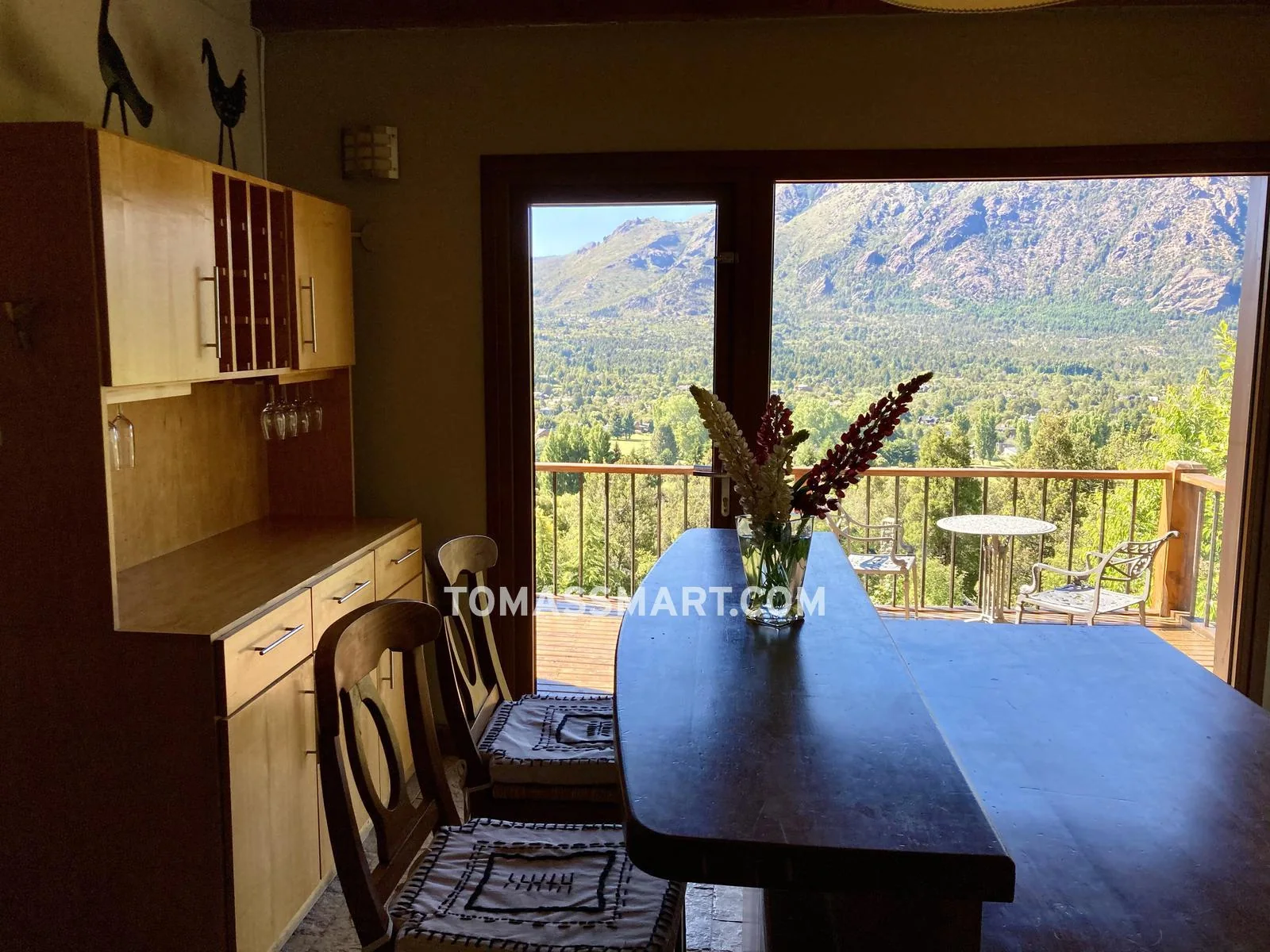 Patagonian House for Sale in Arelauquen — Lake and Mountain Views — authorized listing photo 8